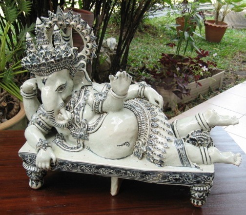 Leisuring Ganesh Statue
