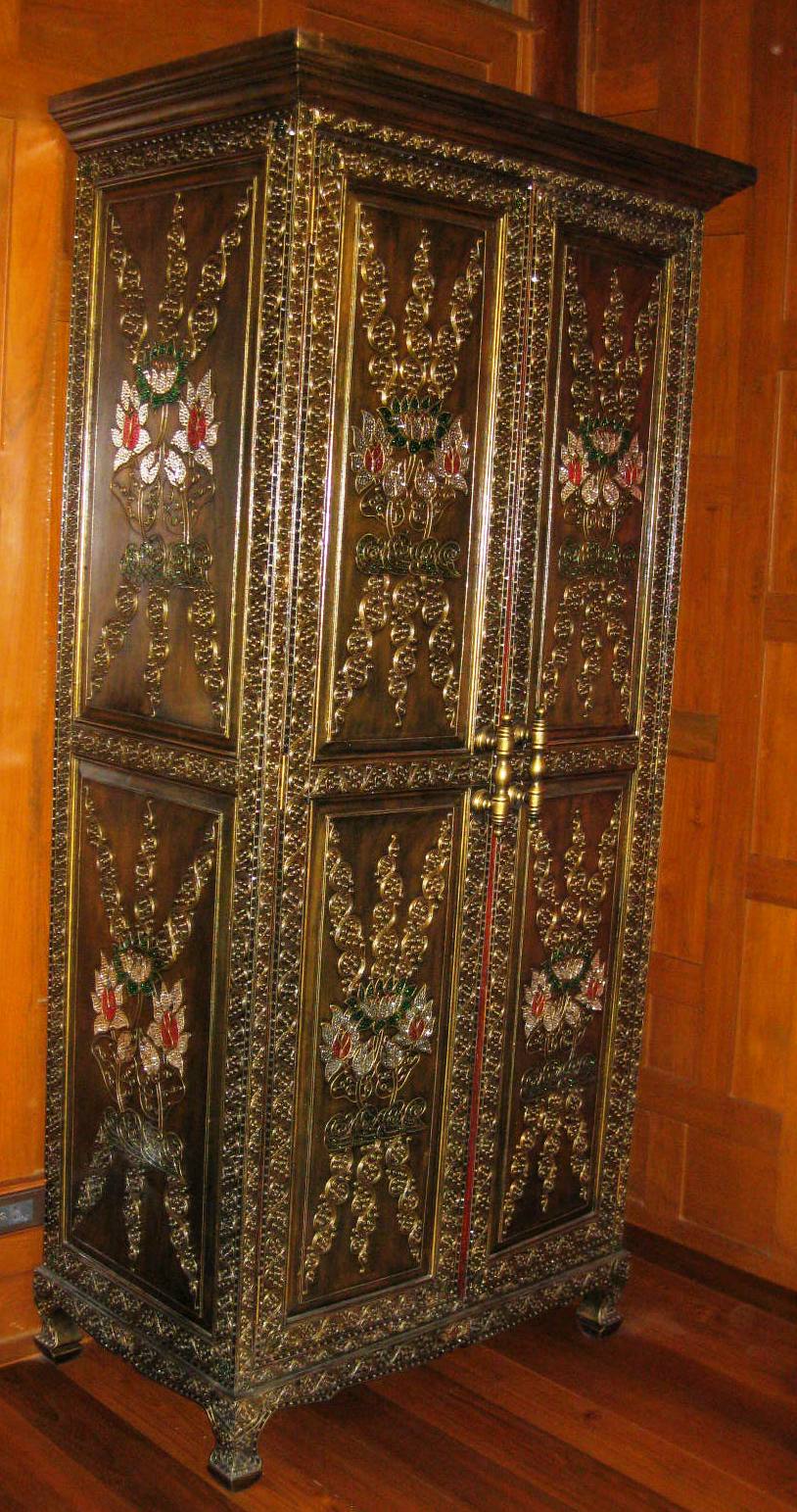 Double Cabinet Antique Gold